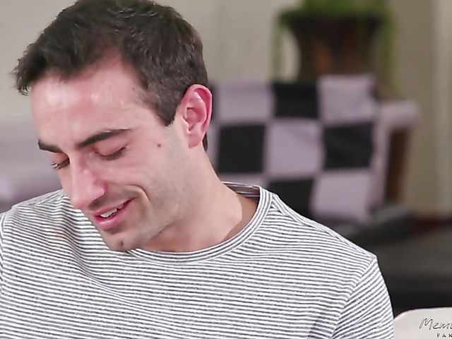 Big tit ebony Nia Nacci needs massage and cock