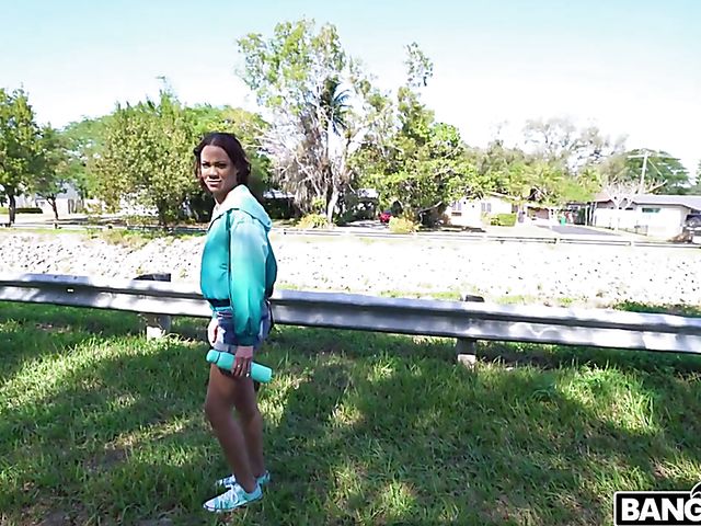 Light skin ebony London Tisdale picked up and fucked