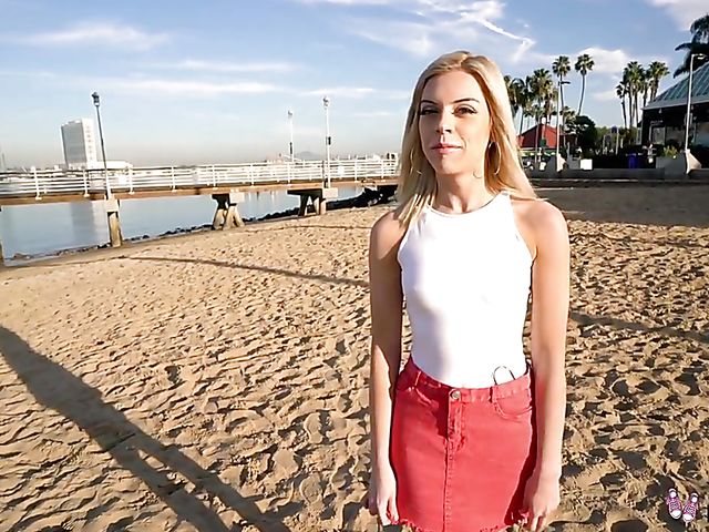 Young blonde teen Allie Nicole goes at it