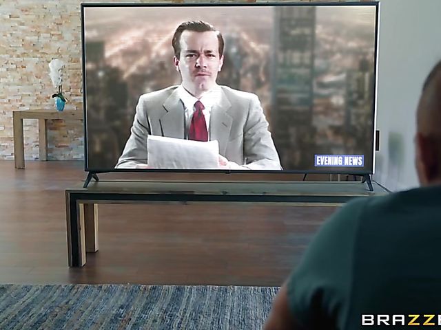 Xander Corvus has a good time with busty maid Lela Star