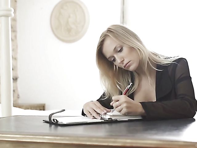 Sensual solo masturbation featuring lovely Aislin