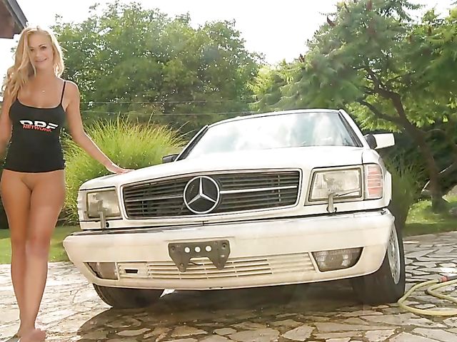 Penelope Ferre - Huge tits carwash and masturbation outdoors