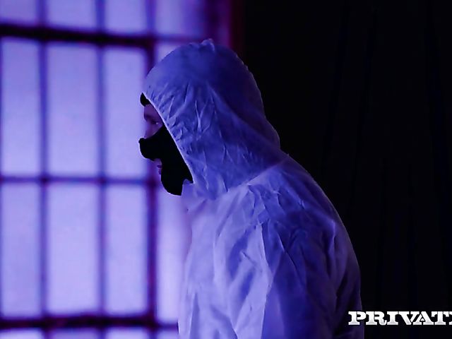 Blonde slut Elizabeth Romanova fucks like a champion