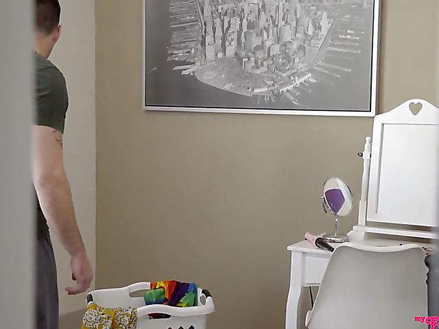 Alexa Grace & Alexis Fawx - Mom and teen suck and fuck