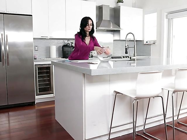 Round tits MILF Crystal Rush wants that cock