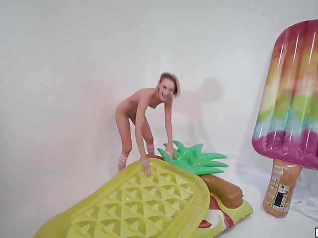 Fantasy sex with lovely dream girl Emma Hix