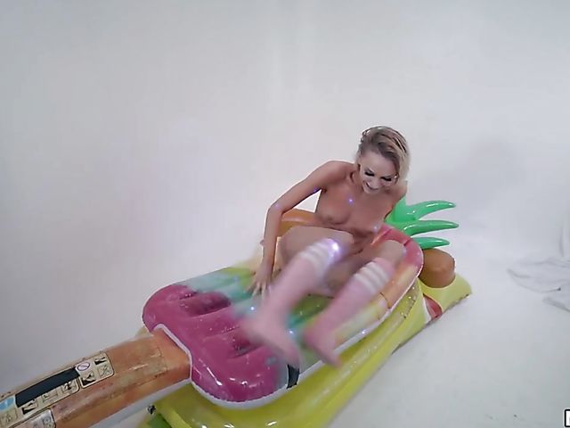 Fantasy sex with lovely dream girl Emma Hix