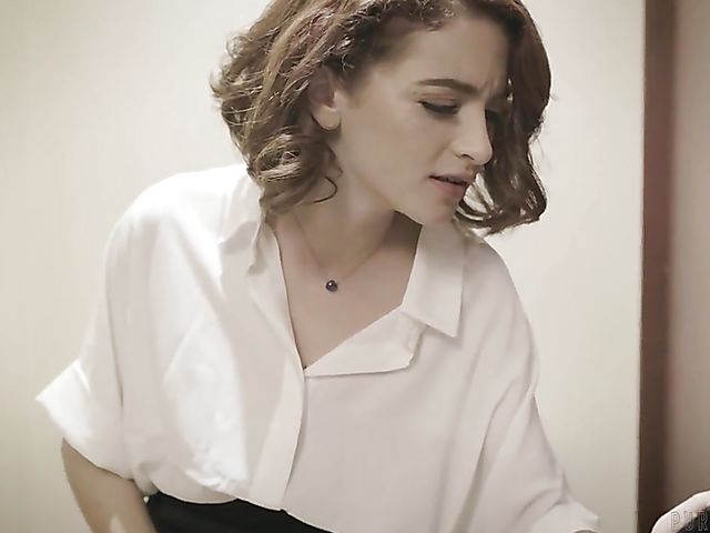 Anal training for red-haired student Lola Fae