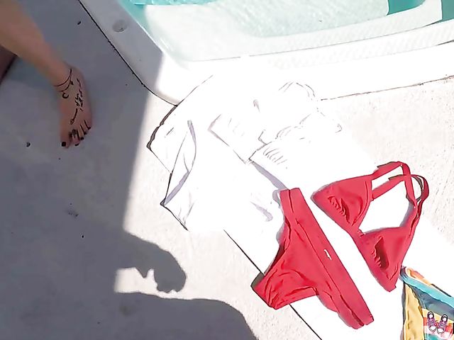 Bikini teen Kali Roses loves that meaty cock