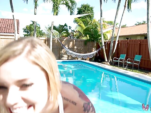 Bikini teen Kali Roses loves that meaty cock