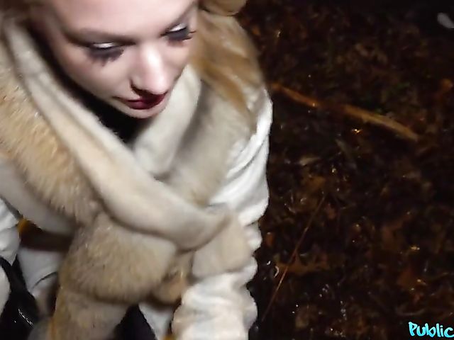 Cash for sex with blonde Elizabeth Romanova