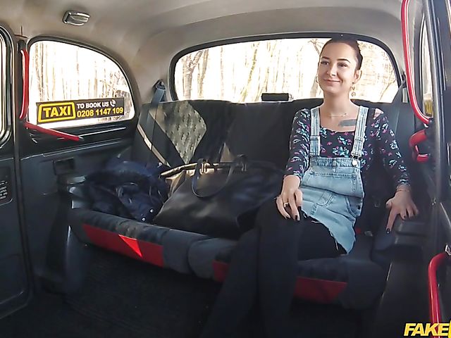 Fake taxi teen Freya Dee making driver cum