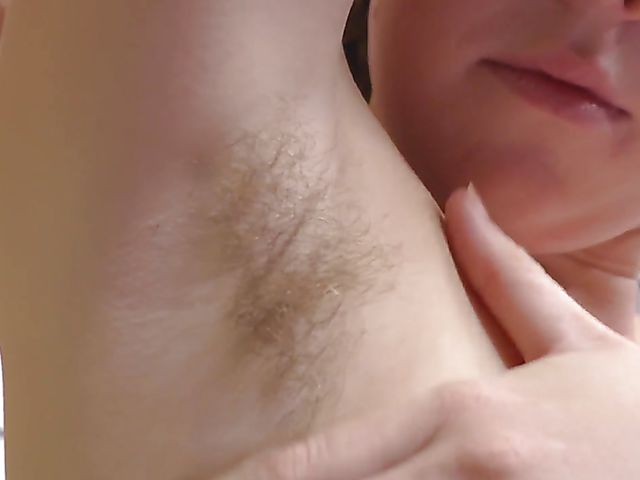 All natural teen yoga girl Nina shows her bush