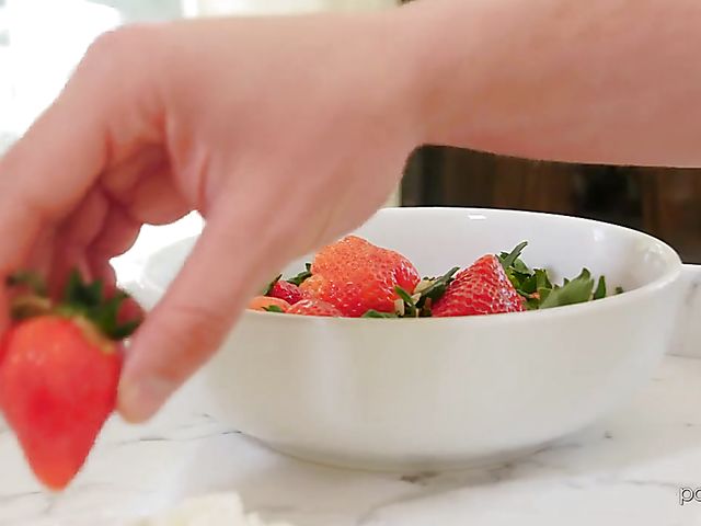 Young teen Mackenzie Moss gets licked and fucked