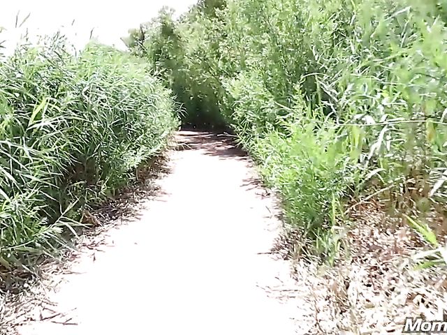 Curvy mom gets nailed outdoors in the middle of the summer