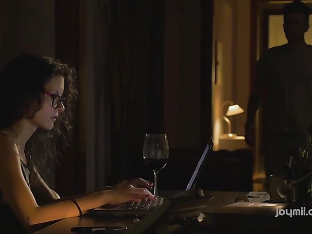 Leanna Sweet - Couple kissing and fucking late at night