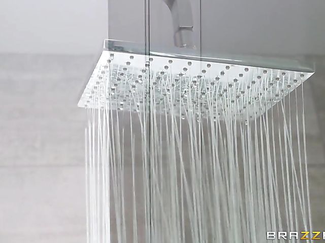 Sneaky sex with big tits redhead Madison Ivy