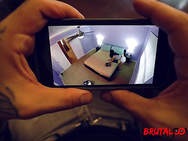 Hitachi insertion to make Ashley Adams squirt