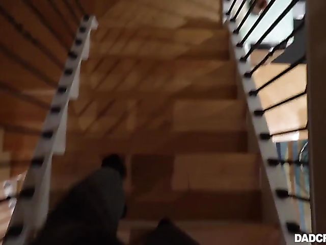 Stepdaughter POV with her hung daddy