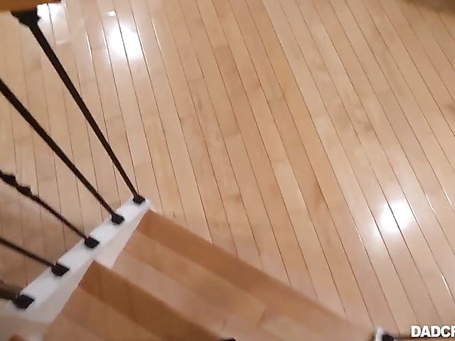 Stepdaughter POV with her hung daddy