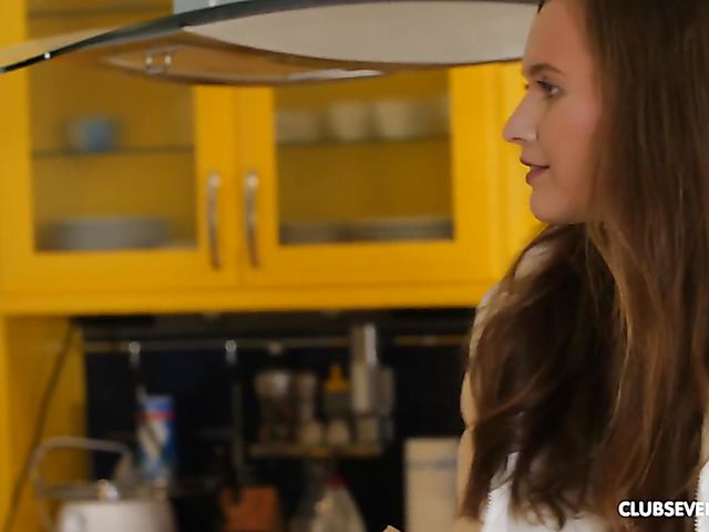 Bathroom fun with busty blonde Angel Wicky