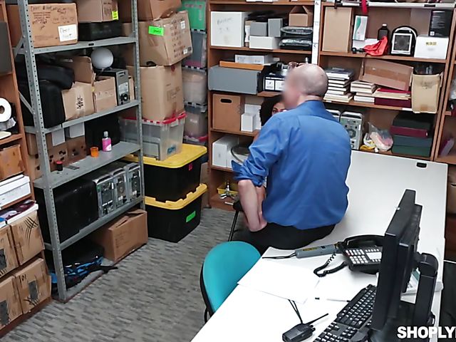 Small tits ebony girl Nia Nixon is an easy one