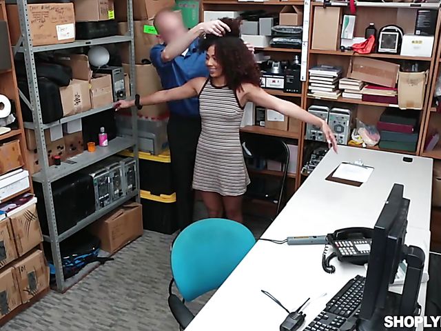 Small tits ebony girl Nia Nixon is an easy one