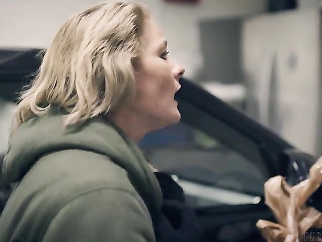 Hairy blonde Lisey Sweet gets railed by Will Pounder