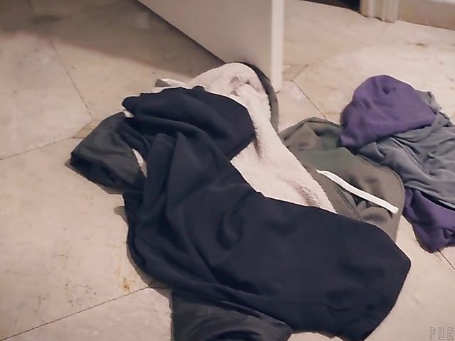 Hairy blonde Lisey Sweet gets railed by Will Pounder