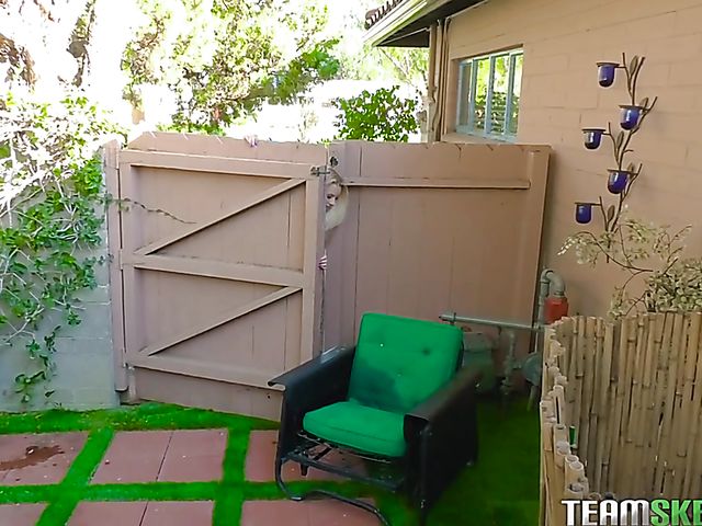 Backyard sex with small blonde girl Riley Star