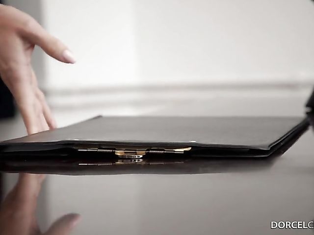 Lingerie anal in the office with elegant Lilu Moon