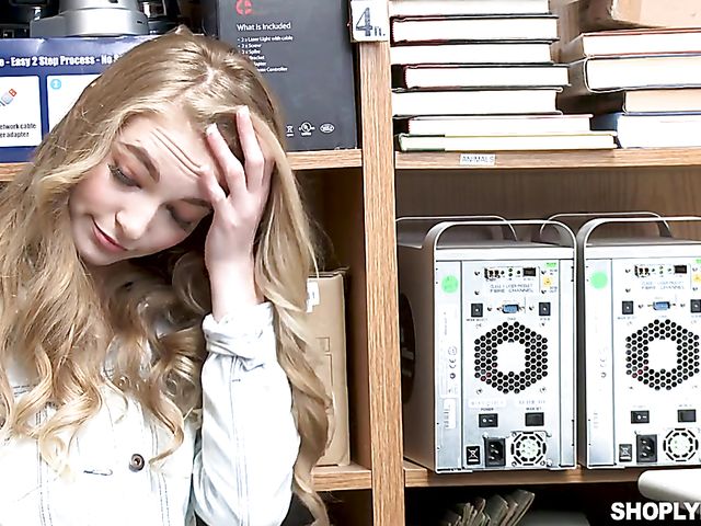 Teen skinny girl Lana Sharapova is a slutty shoplifter