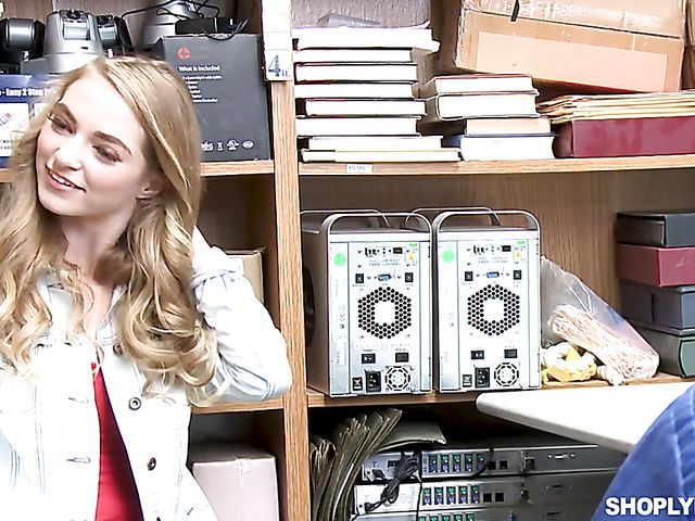 Teen skinny girl Lana Sharapova is a slutty shoplifter