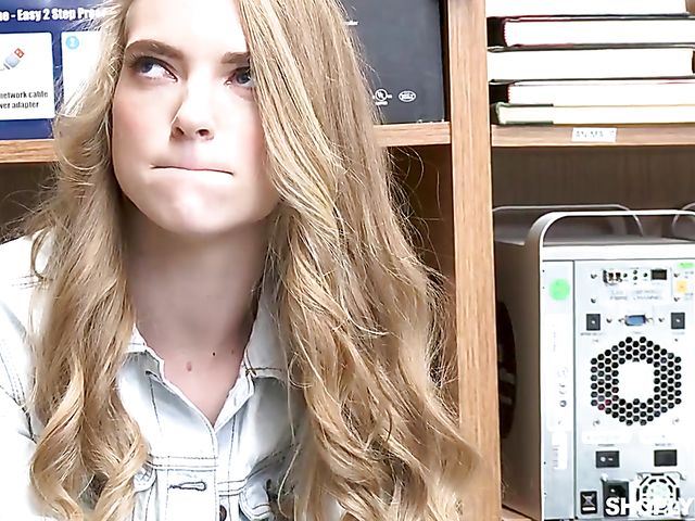 Teen skinny girl Lana Sharapova is a slutty shoplifter