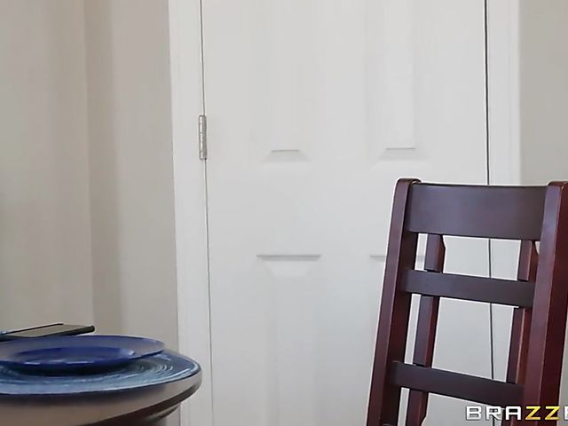 Shower sex with pretty latina Alina Lopez