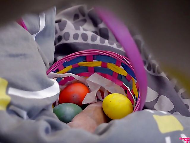 Happy Easter teen threesome with Kiara Cole and Scarlett Mae