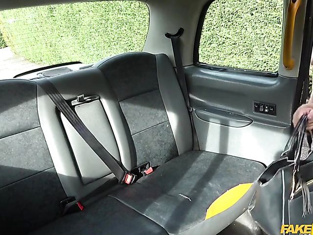 Kelly Cummings mature loose pussy fucked in a taxi