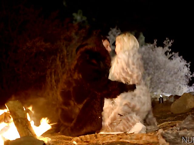 Game of Thrones XXX parody with blonde Kiara Cole