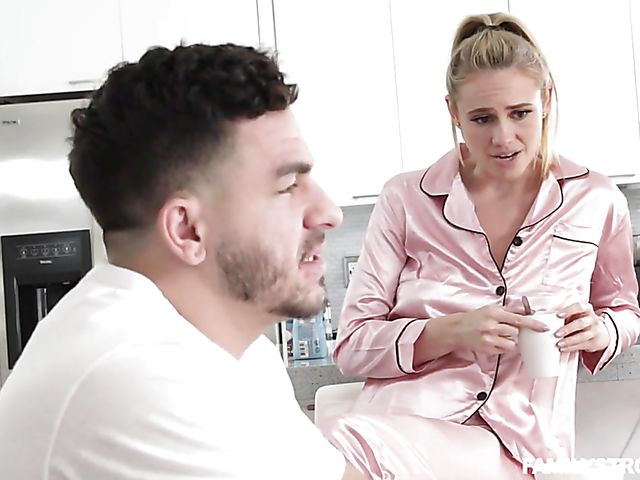  Addie Andrews' nice tits and pussy on breakfast