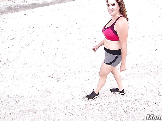 Big tit mom gets screwed in the middle of somewhere