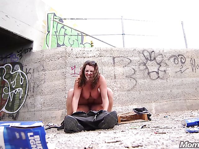 Big tit mom gets screwed in the middle of somewhere