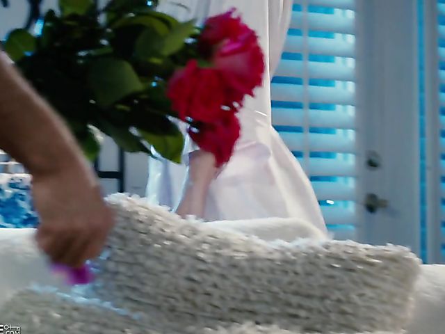 Big tit Jessa Rhodes gets banged on the couch