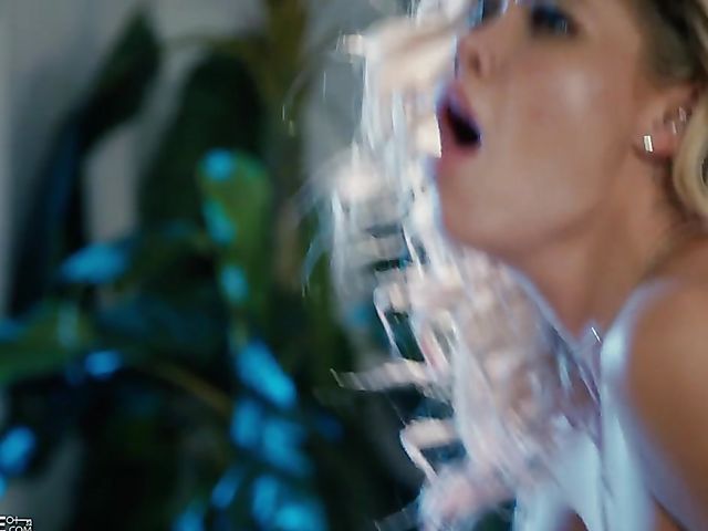 Big tit Jessa Rhodes gets banged on the couch