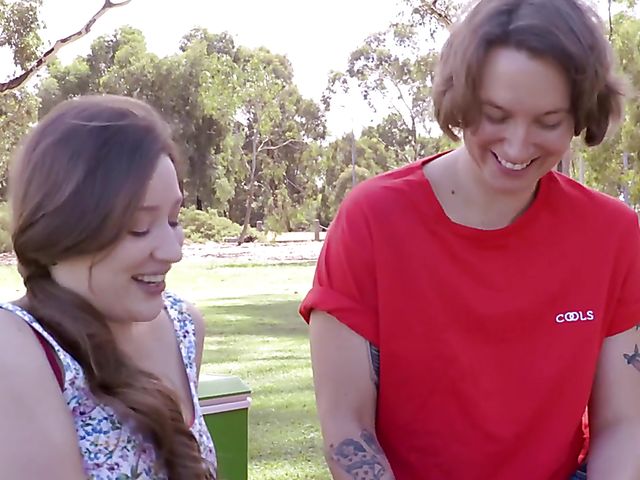 Bushy aussie lesbians Amber Leigh and Kit Bauer