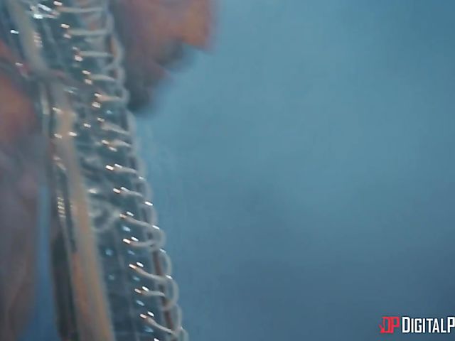 General Tommy Gunn fucks fake tits alien Tia Cyrus 