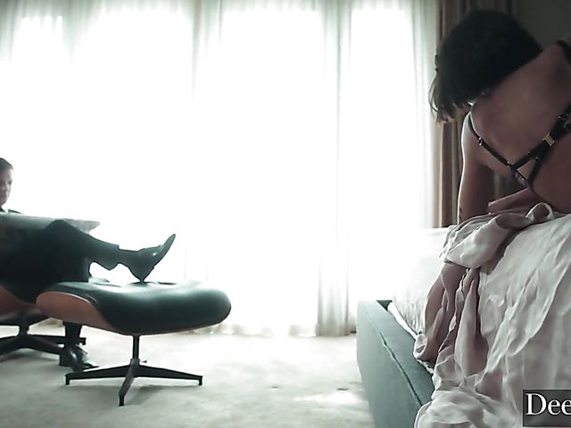 Kinky hardcore threesome with Janice Griffith and Liv Wild