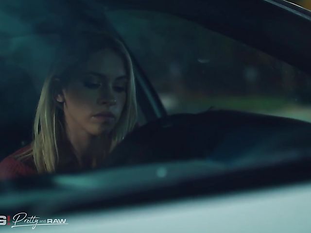 Very hard fuck with blonde Khloe Kapri