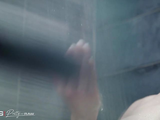 Very hard fuck with blonde Khloe Kapri