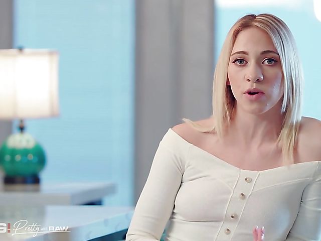 Very hard fuck with blonde Khloe Kapri