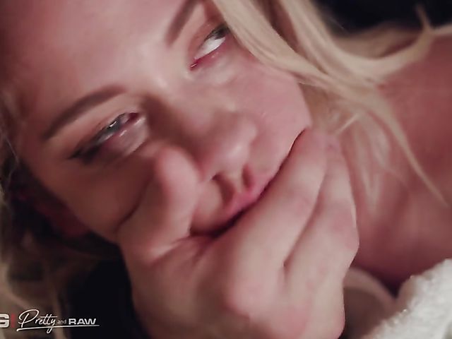 Very hard fuck with blonde Khloe Kapri